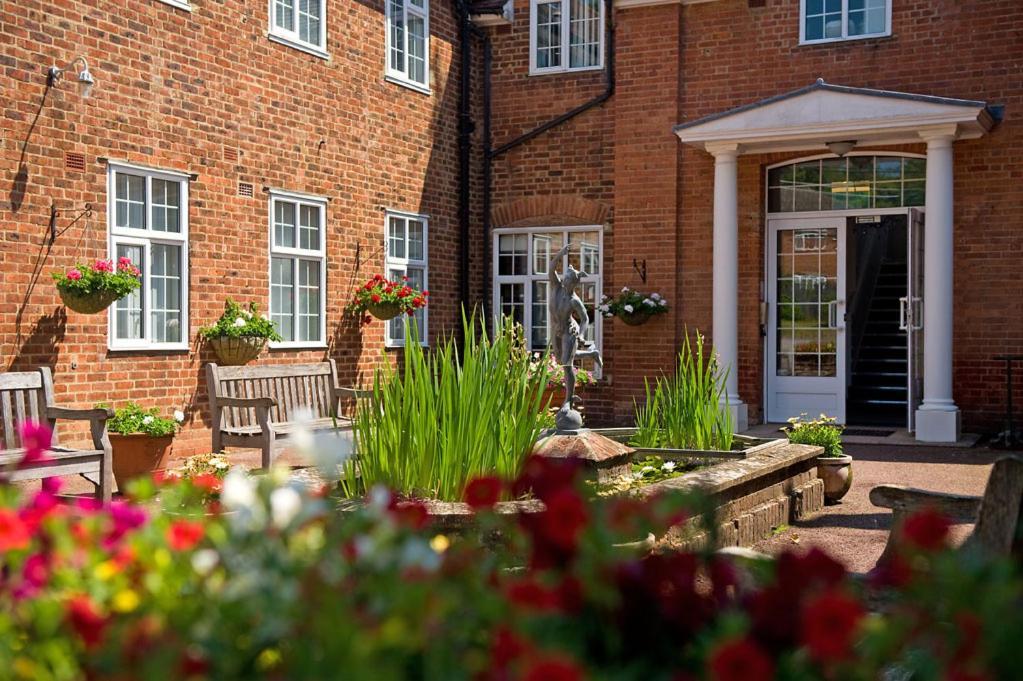 Roffey Park Venue Hotel Horsham Exterior photo